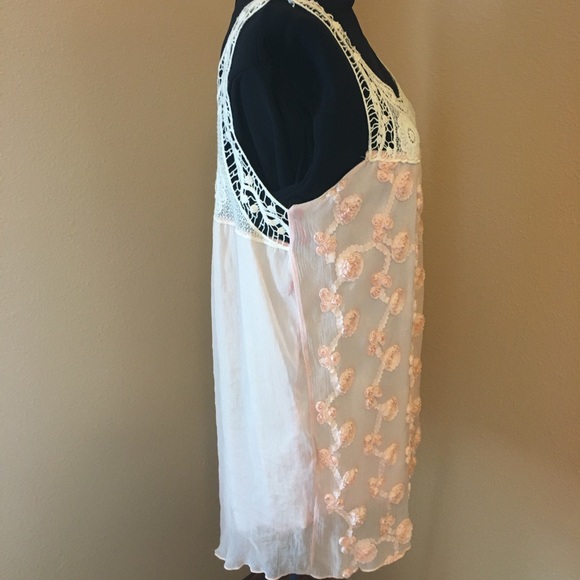 Light Peach Dress eEmbellished Flowers - Small - Picture 4 of 9